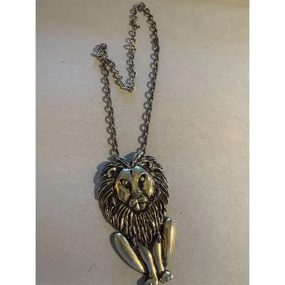 Vintage Gold Tone Lion Pendant Necklace 20" Unisex Articulated Original - Picture 1 of 5